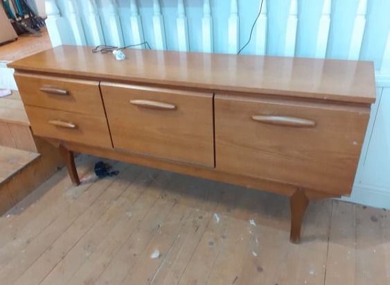 Honey B Auction House Knighton Powys TEAK SIDEBOARD
